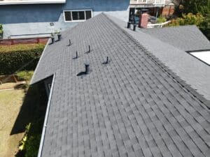 Massive roof with ventilation system